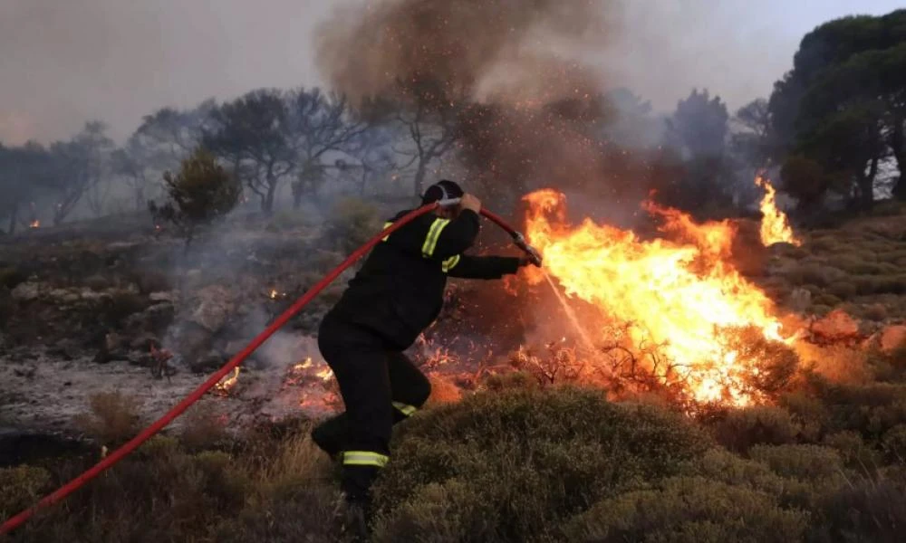 Φωτιές: Δύο τα μέτωπα στην Κρήτη - Που έχουμε πυρκαγιές σε εξέλιξη (βίντεο και εικόνες)